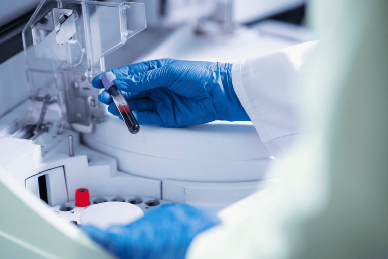 Tudo o que Você Precisa Saber sobre um Especialista em Certificações para Laboratórios de Análises Clínicas